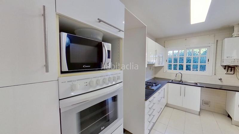 Foto 1e8a1ff3-f240-439d-ae81-23b1b9eed4bb. Casa a schiera con riscaldamento parcheggio piscina in Castelldefels