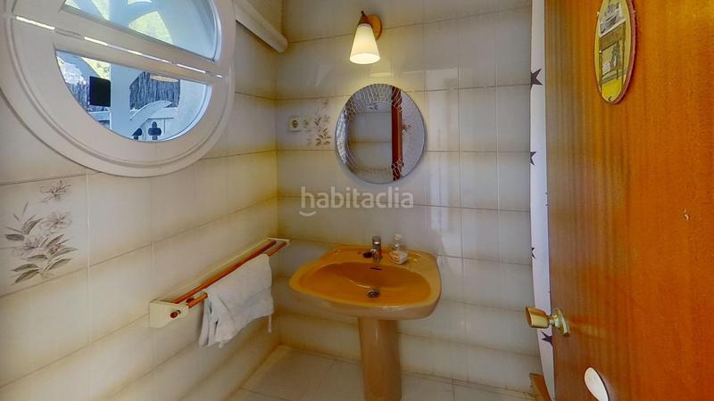 Foto 2cb9cbd2-feea-4da0-8ad8-3f91e6a1402c. Casa a schiera con riscaldamento parcheggio piscina in Castelldefels