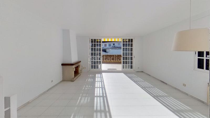 Foto 66bc5969-f4e6-4dd3-bc5d-5b1fab3e588a. Casa a schiera con riscaldamento parcheggio piscina in Castelldefels