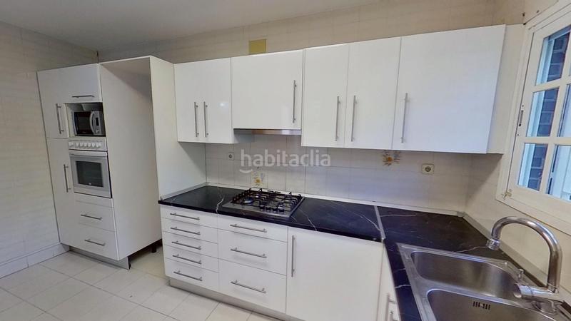 Foto ff317cce-00f7-4114-89a2-5300493780ab. Casa a schiera con riscaldamento parcheggio piscina in Castelldefels