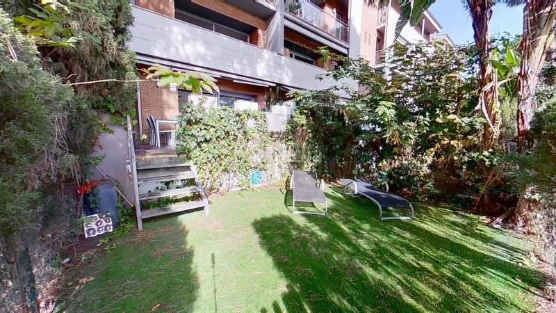 Foto 72d228c7-f213-47b4-bd58-017e02dd3c49. Etagenwohnung mit pool in Gava Mar Gavà