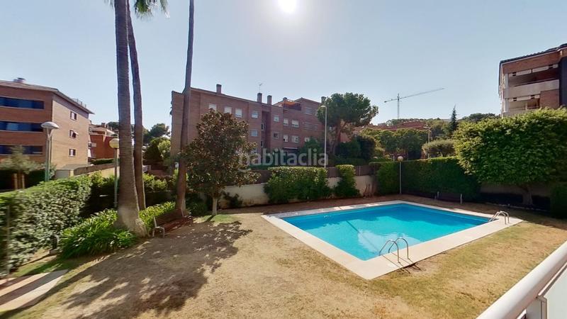 Foto f45e0e2c-da07-401d-99f3-0562853430a3. Alquiler planta baja alquiler planta baja 4 habitaciones en Castelldefels