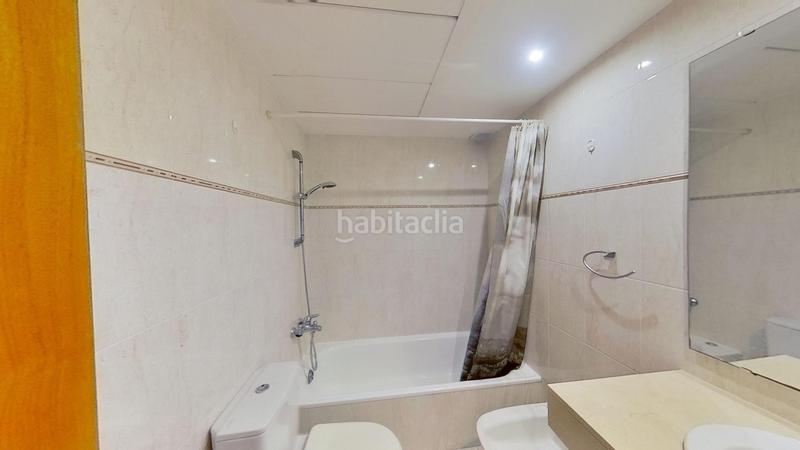 Foto 5a9b3ceb-a710-4589-aa0c-465037b888b2. Location rez-de-chaussée avec chauffage parking piscine dans Castelldefels