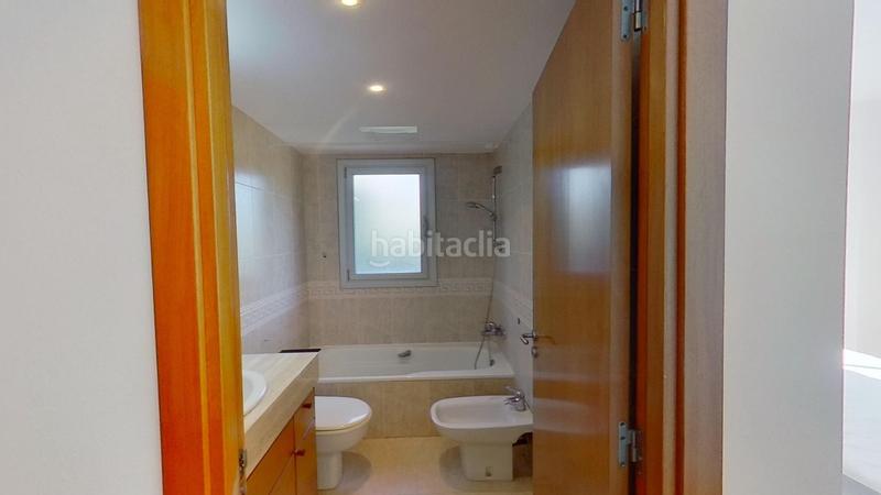 Foto 078ecd26-5083-45bf-8c4e-d61148ed1b5e. Rent ground floor with heating parking pool in Muntanyeta Castelldefels