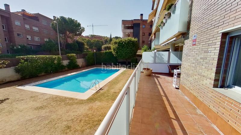 Foto 0f42190b-a292-426f-93fd-d6ccf7cff7f4. Rent ground floor with heating parking pool in Muntanyeta Castelldefels