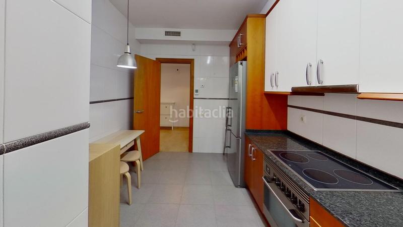 Foto 4ea427ae-f33a-4b82-8c7d-39ff6ea210bc. Rent ground floor with heating parking pool in Muntanyeta Castelldefels