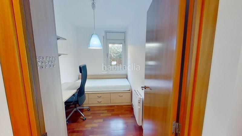 Foto 9bfedb89-016d-45ba-a7dc-cb8c0f051e0d. Rent ground floor with heating parking pool in Muntanyeta Castelldefels