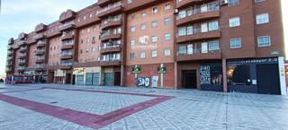 Local Comercial  N/a. Se vende o alquila local con sendas salidas de  humos. local com