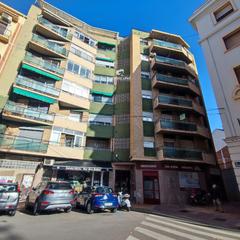 Pis  Parque san julian. En venta o  alquiler piso de 5 dormitorios en pleno centro de la