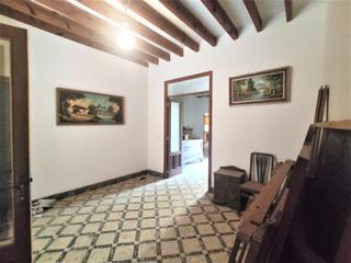 Country house in Costitx. Casa independiente de dos plantas y jardín