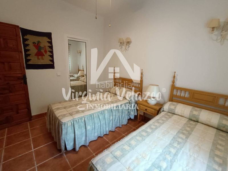Foto c09b2aae-b4e3-4e52-bc3a-1a06b12222fc. Alquiler chalet  independiente . en Benajarafe