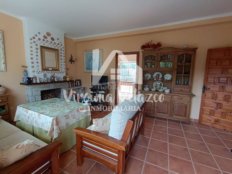 Foto 2ea0a1a0-05d3-47fe-870d-4a544fa0c3cf. Lloguer xalet amb aparcament a Benajarafe