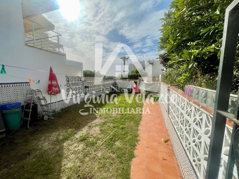 Foto ceebe5bf-0346-4cb5-bbac-9066ee4d5cf4. Casa adossada amb aparcament a Torre de Benagalbón Rincón de la Victoria