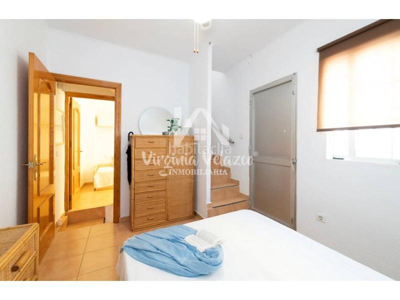 Foto c8eb17f2-fbe2-45c0-b40e-b700a2b234a4. Casa a schiera in Poniente-Faro Torre del Mar