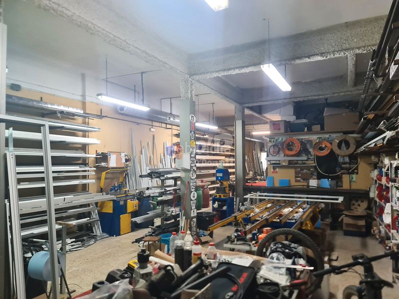 Foto b321b7ab-d1fa-43a5-9204-e7ca935f3484. Business premise in Centre Sant Boi de Llobregat