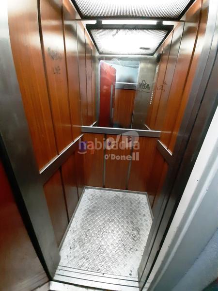 Foto c6bdab32-914a-4b93-87b9-29a7a4e65e1f. Aparcament cotxe a Centre Sant Boi de Llobregat