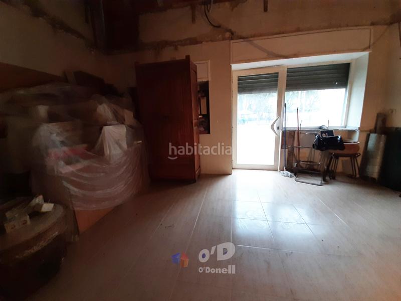 Foto 25ad8dc9-756c-4e3f-9ffe-f05e9e21d7e6. Alquiler local comercial local en casco antiguo junto a ramblas en Sant Boi de Llobregat