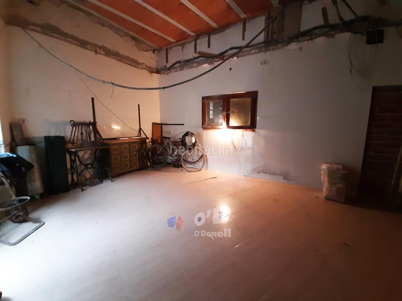 Foto 4bb12a0f-5a18-4361-8b59-147f9d444861. Alquiler local comercial local en casco antiguo junto a ramblas en Sant Boi de Llobregat