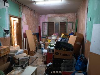 Local commercial à Vinyets-Molí Vell. Local en zona muy centrica jto a plz cataluña