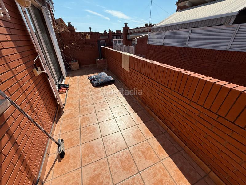 Foto 39f2d18c-ece9-4e4f-aaeb-547170861288. Maison jumelée avec cheminée chauffage parking piscine dans Sant Boi de Llobregat