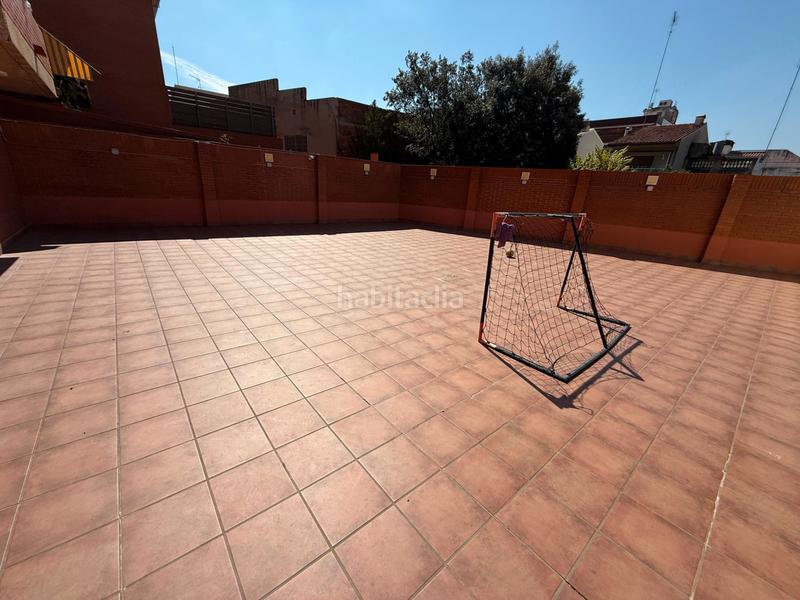 Foto 5908dcf5-b4d8-4ebd-ad90-c6512b4a8ac6. Maison jumelée avec cheminée chauffage parking piscine dans Sant Boi de Llobregat