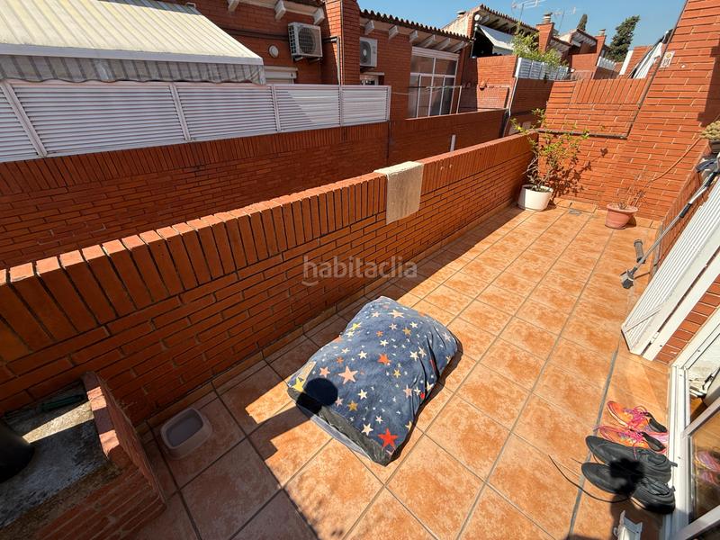 Foto 8dca1536-b446-4b64-8ff4-d57494c5d6ca. Maison jumelée avec cheminée chauffage parking piscine dans Sant Boi de Llobregat