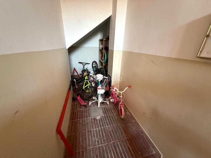 Foto a3f9b2d4-e372-490f-ba4e-4fa4854b0dac. Maison jumelée avec cheminée chauffage parking piscine dans Sant Boi de Llobregat
