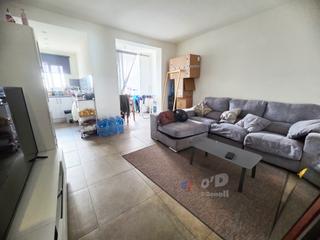 Piso en Vinyets-Molí Vell. Piso en vinyets-centro/3 habitaciones/ascensor