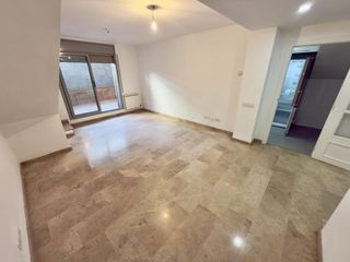 Pis a Marianao. Bonito dúplex con terraza en marianao/benviure