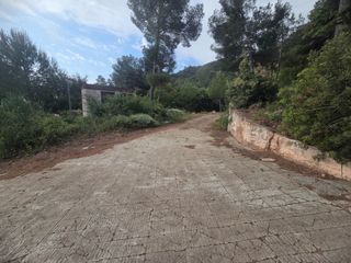 Wohngrundstück in Bruguers. Terreno en begues