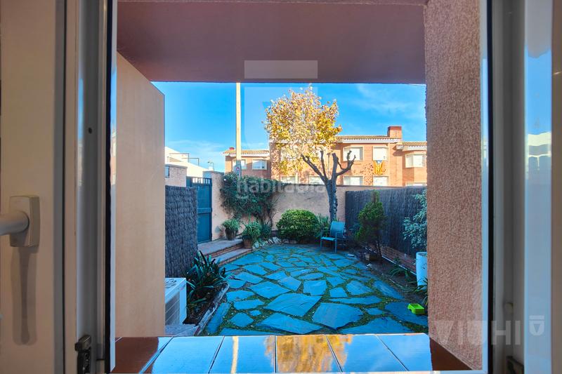 Foto 030124e4-766e-4c4b-bcde-7eff6266d365. Semi detached house with fireplace heating parking in Tiana