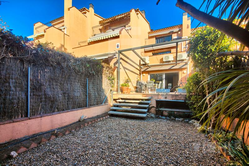 Foto 1ab3a226-ac98-4598-9a8a-a82a6f6c665b. Semi detached house with fireplace heating parking in Tiana