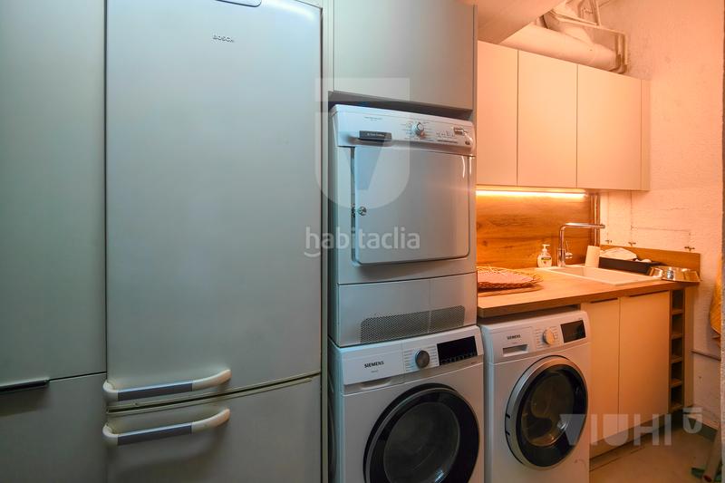 Foto 22bfdb86-bb5a-4c62-94df-7413e8deb755. Semi detached house with fireplace heating parking in Tiana