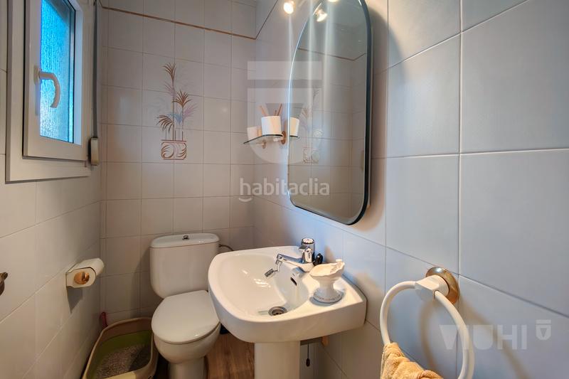 Foto 44ec8c4c-14d3-4243-a8a2-e378bdb11320. Semi detached house with fireplace heating parking in Tiana