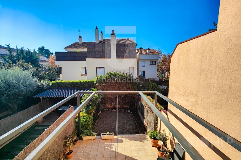 Foto 5f1c919d-a4c0-4934-8f17-b26ca4f62a02. Semi detached house with fireplace heating parking in Tiana