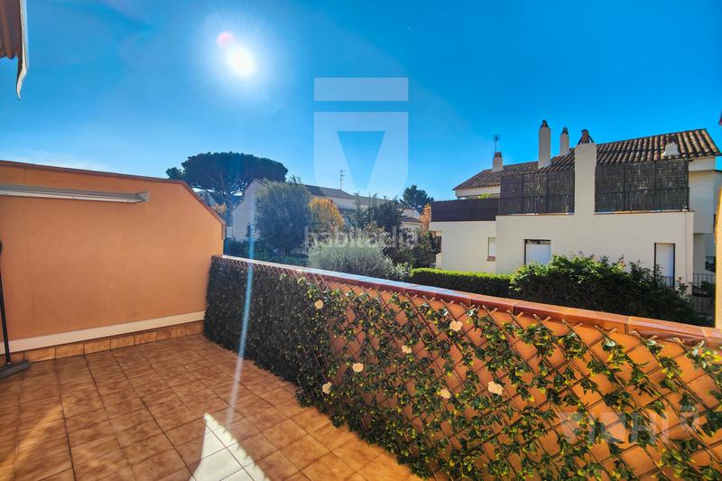 Foto 7ab5e4a9-5550-4730-8211-4c4c8c7396a7. Semi detached house with fireplace heating parking in Tiana