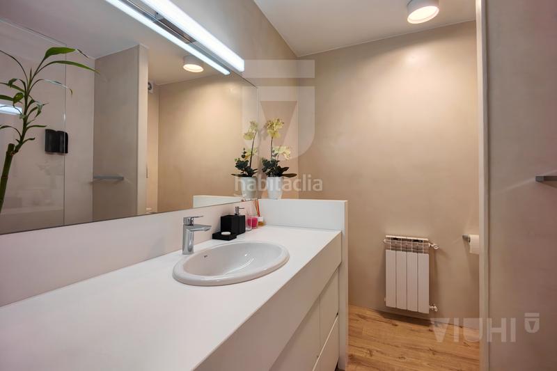 Foto 7baf3079-a480-4e74-aef2-a4034e65e1d4. Semi detached house with fireplace heating parking in Tiana