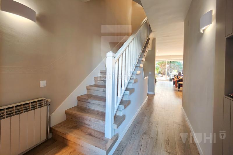 Foto 8925e826-8fc0-4aa8-b986-0ff681a140e1. Semi detached house with fireplace heating parking in Tiana