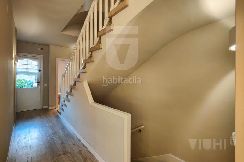 Foto 9903cce0-7b42-4f13-be8e-e71748e74c66. Semi detached house with fireplace heating parking in Tiana