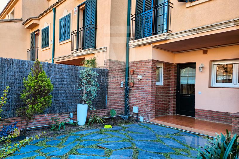 Foto 9a688126-d89f-4585-857a-0e941491a7e0. Semi detached house with fireplace heating parking in Tiana