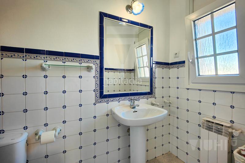 Foto a381d4e1-dbd6-4603-a361-99f53b4e4b7e. Semi detached house with fireplace heating parking in Tiana