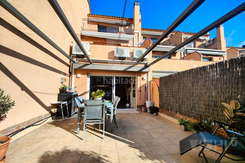 Foto a9ae07a5-3bd8-4333-9bf0-fa30053c2f27. Semi detached house with fireplace heating parking in Tiana