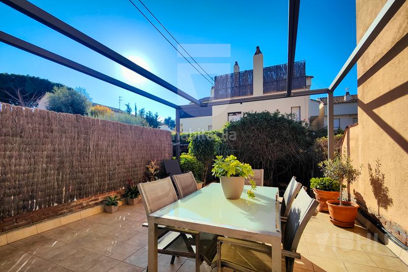 Foto acae2b9e-d686-4dab-a967-ff1ebd776b23. Semi detached house with fireplace heating parking in Tiana