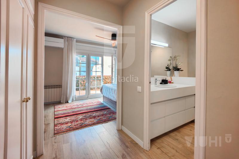 Foto b0e7d421-7895-41d0-9f20-50c2af9854cc. Semi detached house with fireplace heating parking in Tiana