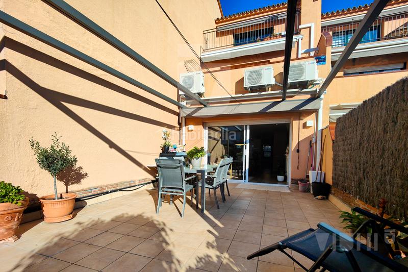 Foto c4adf28f-e62f-438a-afb6-23de6f17b4b9. Semi detached house with fireplace heating parking in Tiana