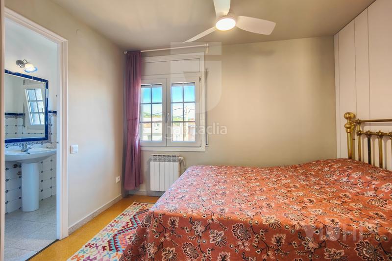 Foto f63a7fff-70d3-4009-94bb-3f9cfbd7ead1. Semi detached house with fireplace heating parking in Tiana