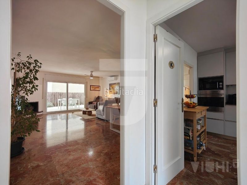 Foto 46d25539-bb43-4ca5-b35f-905ffa64910d. Casa amb xemeneia calefacció aparcament a Califòrnia-Santa Madrona Masnou (El)