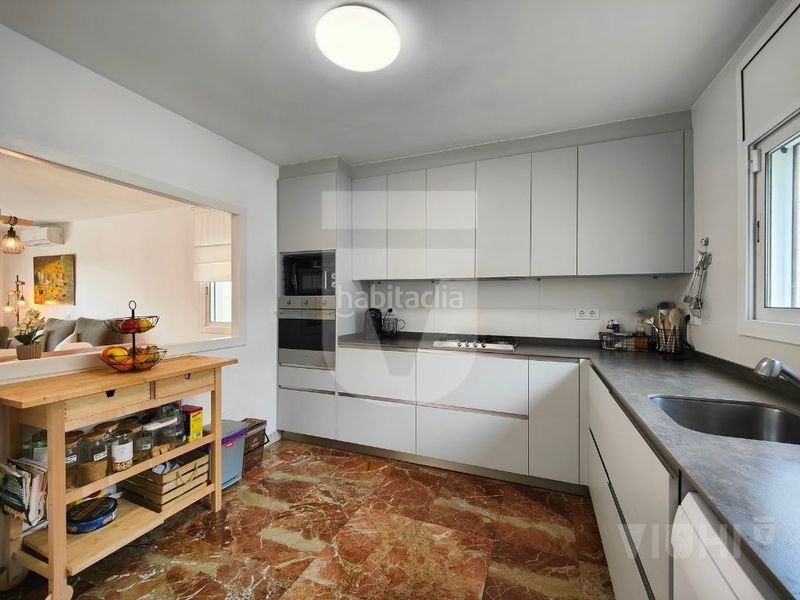 Foto abb920be-629a-460a-857f-e403951bf3f3. Casa amb xemeneia calefacció aparcament a Califòrnia-Santa Madrona Masnou (El)