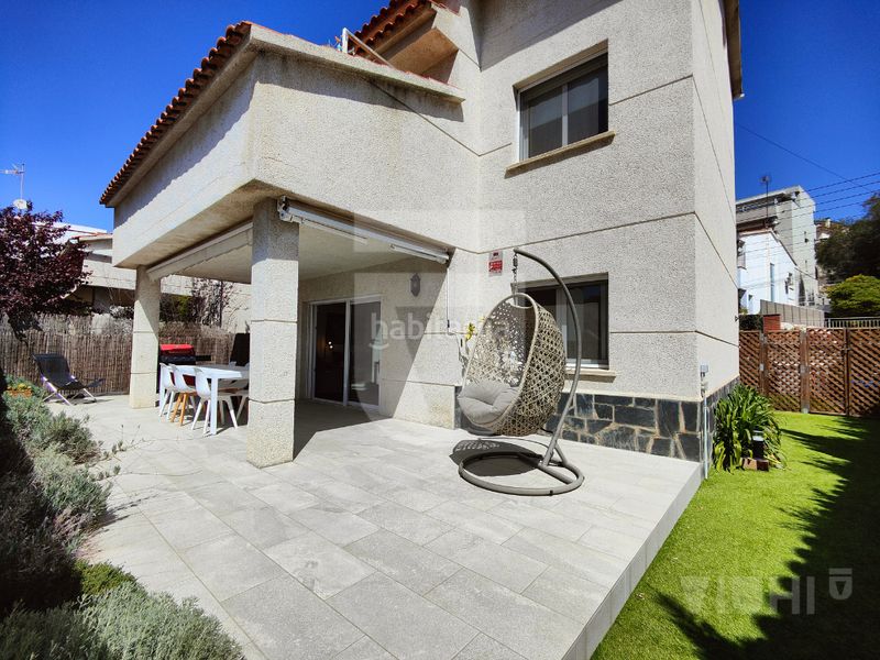 Foto e6693ccb-30fc-4fef-ad76-b8fcc7d7888d. Casa amb xemeneia calefacció aparcament a Califòrnia-Santa Madrona Masnou (El)