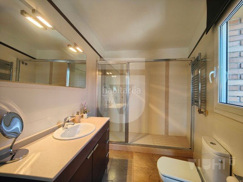 Foto 323d7362-5e83-4bad-8dfd-d8d02edf6c23. Casa amb xemeneia calefacció aparcament a Premià de Dalt